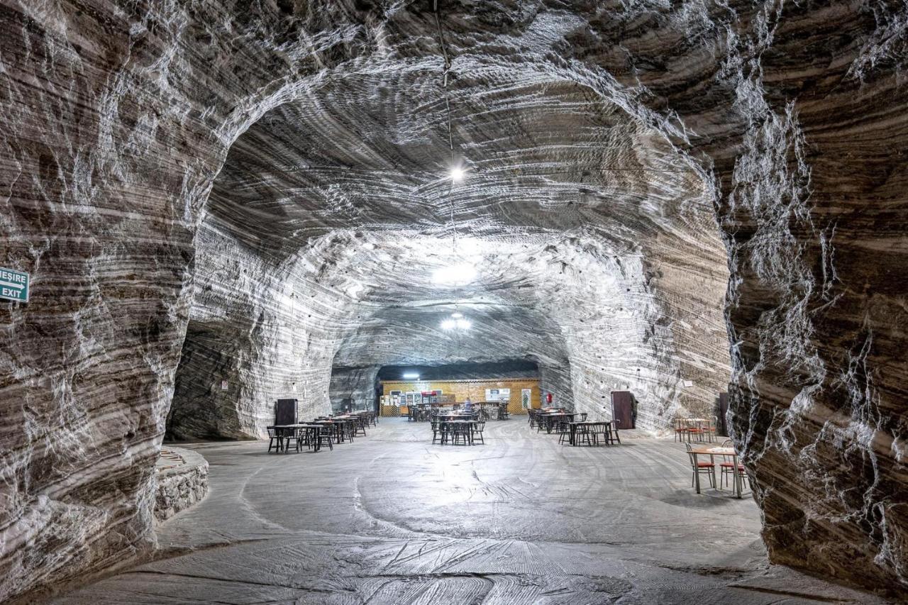 Pensiunea Lui Calin Ocnele Mari Exterior foto