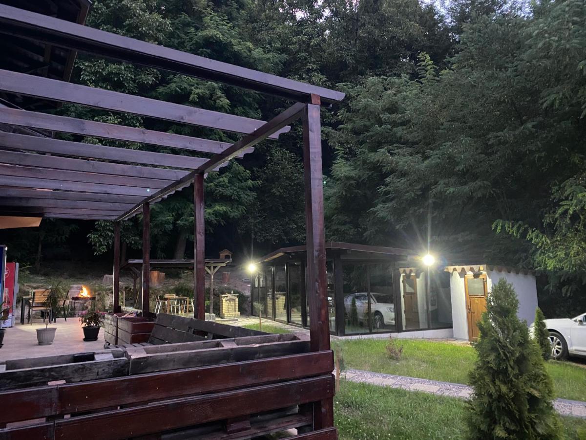 Pensiunea Lui Calin Ocnele Mari Exterior foto
